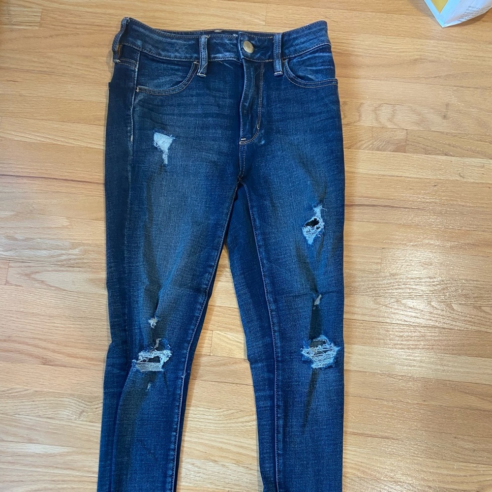 High waisted ripped jeans